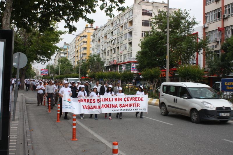 5 HAZİRAN ÇEVRE GÜNÜ MÜNASEBETİYLE ÇEVREYE SAYGI YÜRÜYÜŞÜ YAPILDI