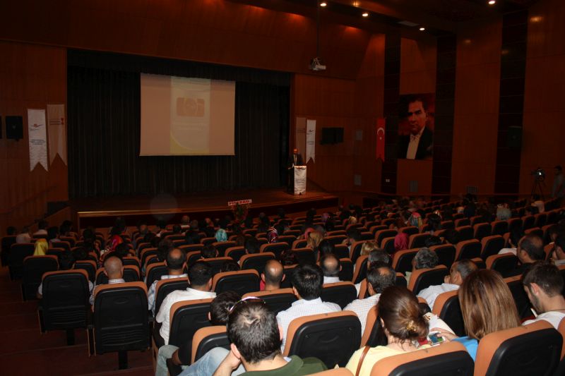 "İKLİM DEĞİŞİKLİĞİNİN ETKİLERİ" KONULU KONFERANS DÜZENLENDİ