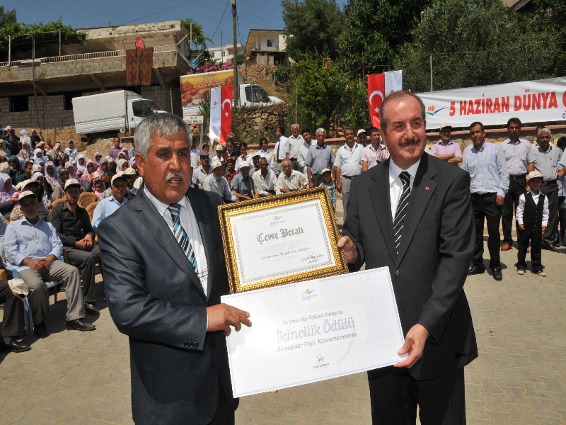 Türkiye'nin En Temiz İkinci Köyü Seçilen Hacıağalar Köyünde Tören Düzenlendi