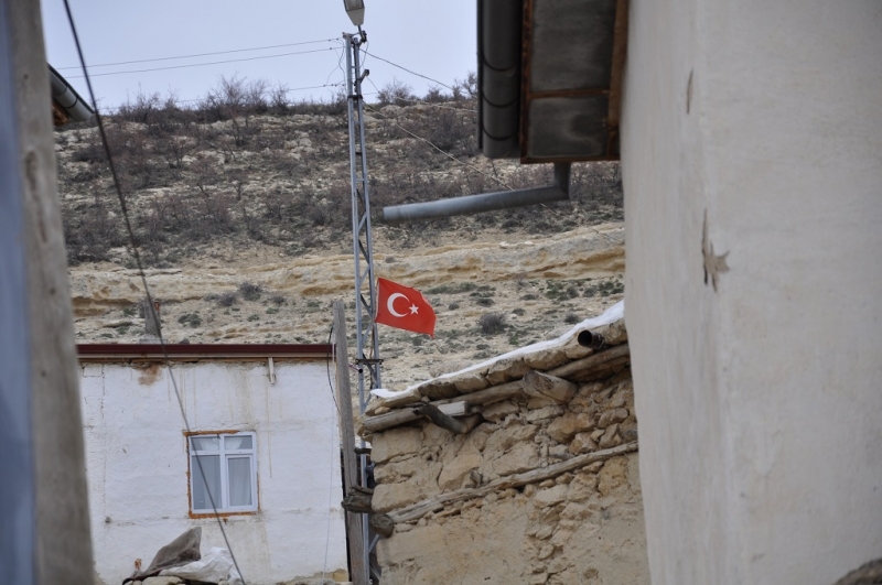 Karaman Milletvekilimiz Sayın Dr. Recep ŞEKER  Güldere yeni köy yerleşim alanında incelemelerde bulundu