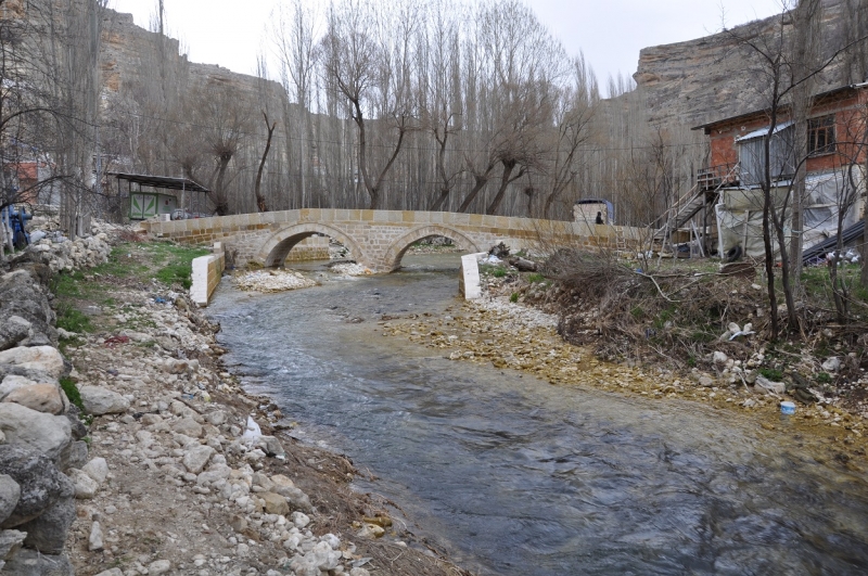 KARAMAN İLİ MERKEZ İLÇESİ GÜLDERE KÖYÜ İSKÃ‚N ÇALIŞMASI YENİ YERLEŞİM SAHASI KONUT TİPİ BİLGİLENDİRME TOPLANTISI YAPILDI.