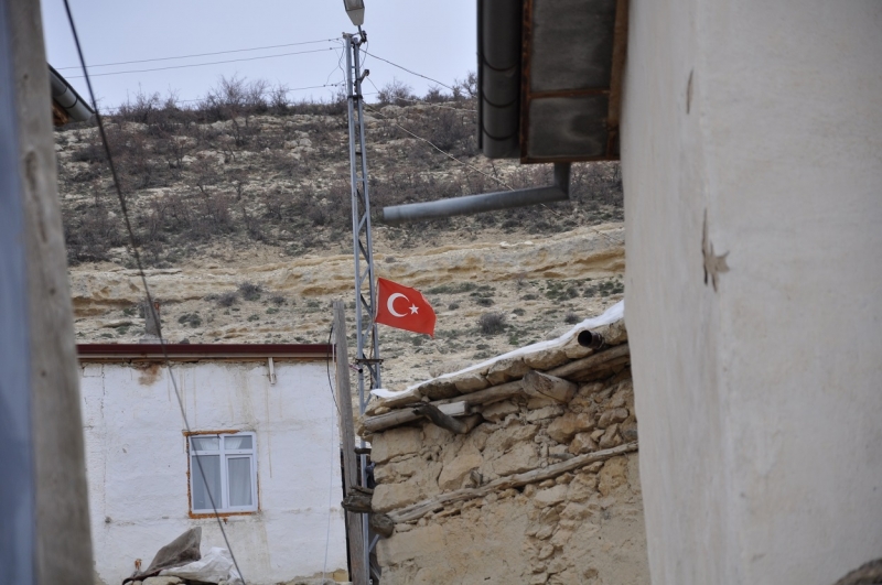 KARAMAN İLİ MERKEZ İLÇESİ GÜLDERE KÖYÜ İSKÃ‚N ÇALIŞMASI YENİ YERLEŞİM SAHASI KONUT TİPİ BİLGİLENDİRME TOPLANTISI YAPILDI.