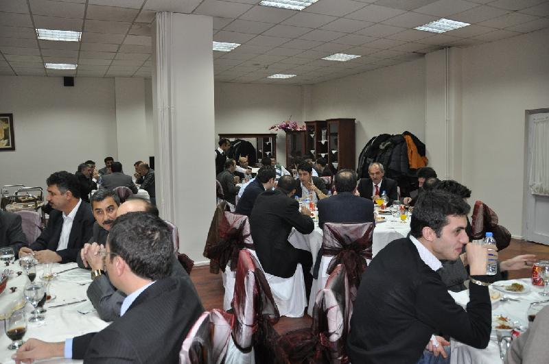 Kars Bayındırlık ve İskan Müdürlüğü Personeli Akşam yemeğinde bir araya geldi