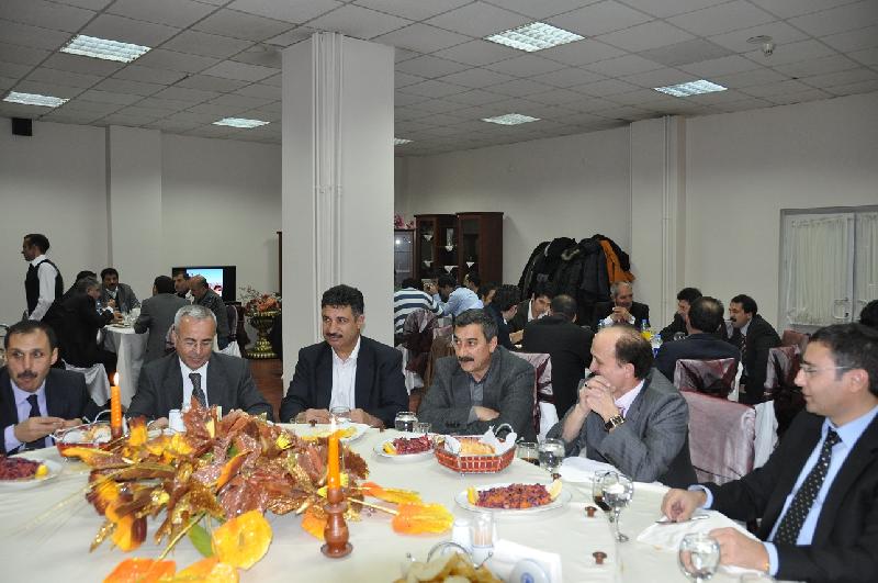 Kars Bayındırlık ve İskan Müdürlüğü Personeli Akşam yemeğinde bir araya geldi