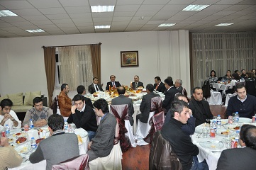 Kars Bayındırlık ve İskan Müdürlüğü Personeli Akşam yemeğinde bir araya geldi