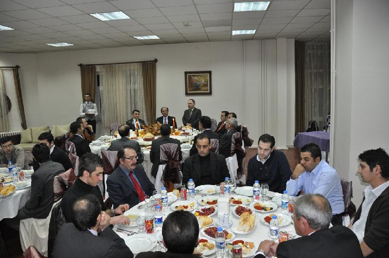Kars Bayındırlık ve İskan Müdürlüğü Personeli Akşam yemeğinde bir araya geldi