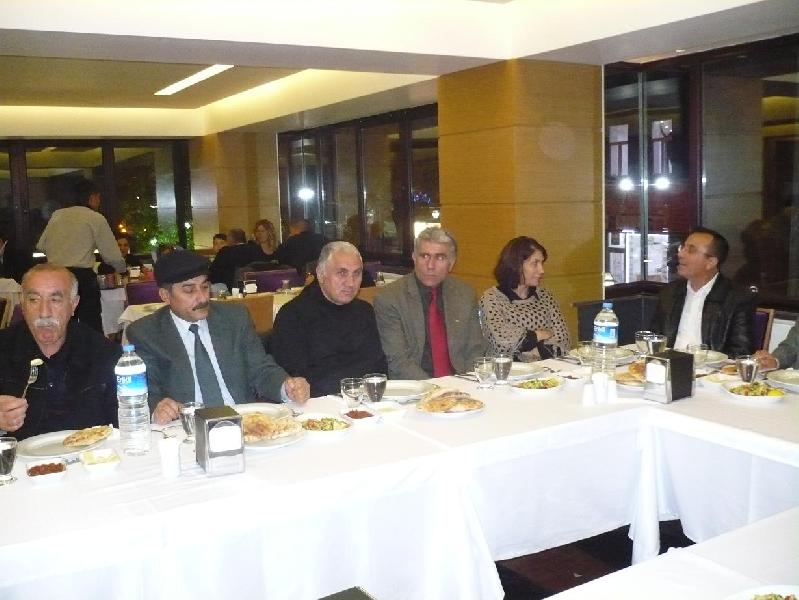 Amasaya Çevre ve Şehircilik İl Müdürlüğü görevine atanan İl Müdürümüz Sayın Ömer BOLAT için düzenlenen veda yemeği