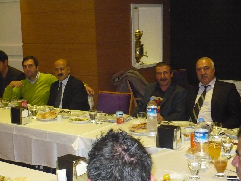 Amasaya Çevre ve Şehircilik İl Müdürlüğü görevine atanan İl Müdürümüz Sayın Ömer BOLAT için düzenlenen veda yemeği
