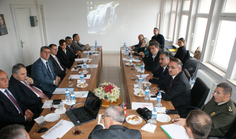 İl Mahalli Çevre Kurulu, Vali Yardımcısı Sn: Davut HANER başkanlığında 04.10.2013 tarihinde yapılmıştır.