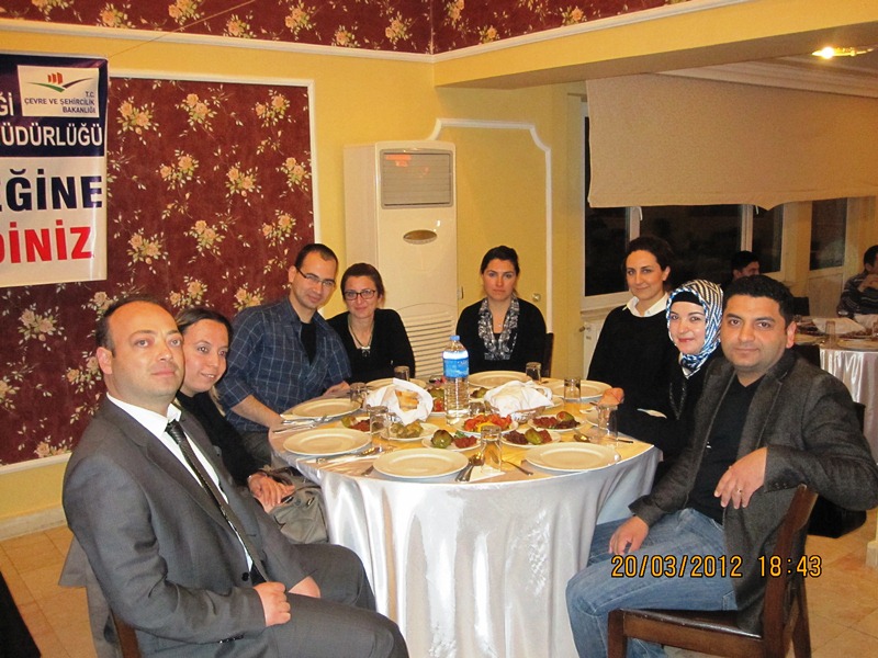 Mesai arkadaşlarımız aileleri ile birlikte yemekte biraraya geldi.