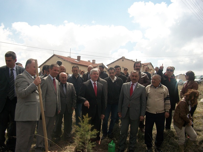 Çevre ve Şehircilik İl Müdürlüğü Hatıra Ormanımıza fidan dikimi yapıldı.