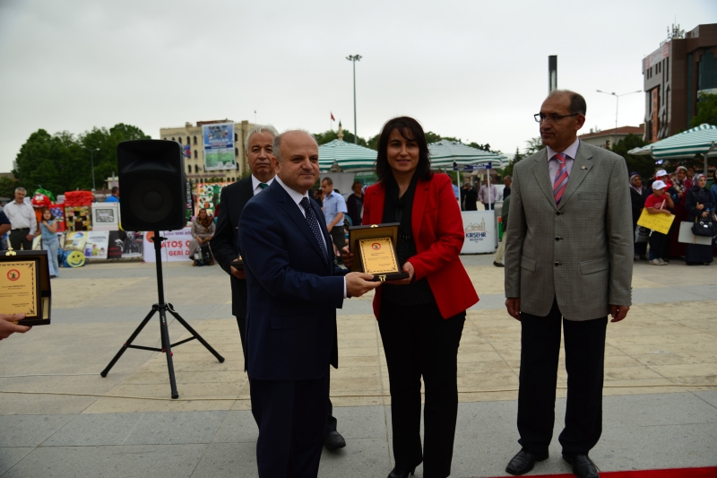 Kendileri Küçük Gönülleri Büyük Çevreciler