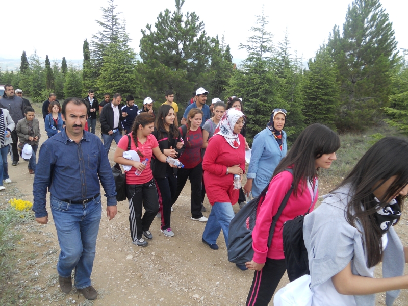 Doğa Yürüyüşü ve Çevre Temizliği