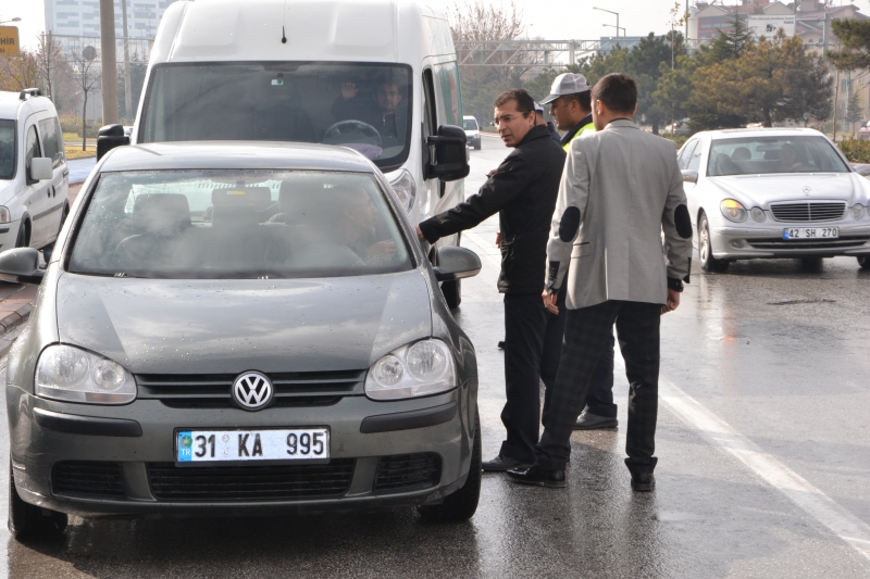 TRAFİKTE SEYREDEN ARAÇ SÜRÜCÜLERİNİN DİKKATİNE