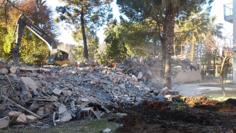 Kentsel dönüşüm Kapsamanda Fethiye'de Otel Yıkımı Yapıldı.