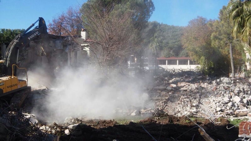 Kentsel dönüşüm Kapsamanda Fethiye'de Otel Yıkımı Yapıldı.