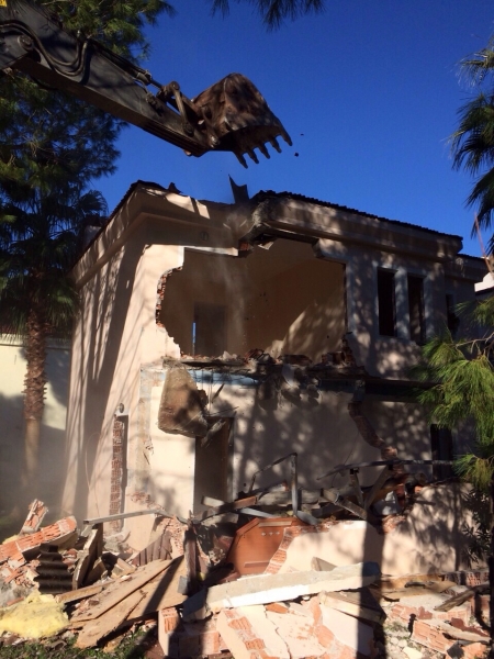 Kentsel dönüşüm Kapsamanda Fethiye'de Otel Yıkımı Yapıldı.