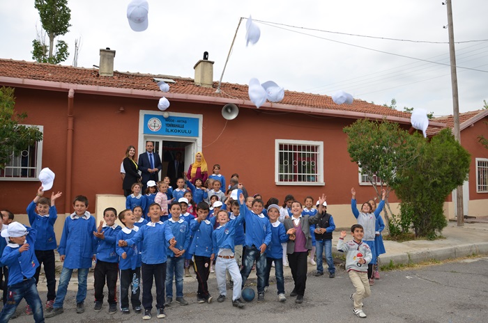 5 Haziran Dünya Çevre Günü etkinlikleri kapsamında İlkokul öğrencilerine çevre konulu eğitimler düzenlendi.