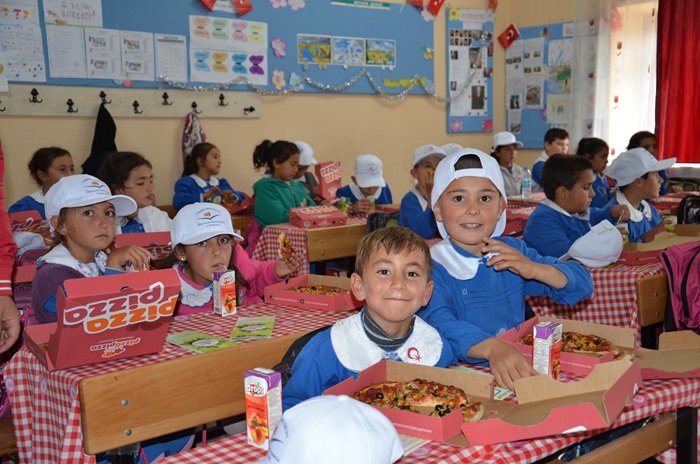 5 Haziran Dünya Çevre Günü etkinlikleri kapsamında İlkokul öğrencilerine çevre konulu eğitimler düzenlendi.