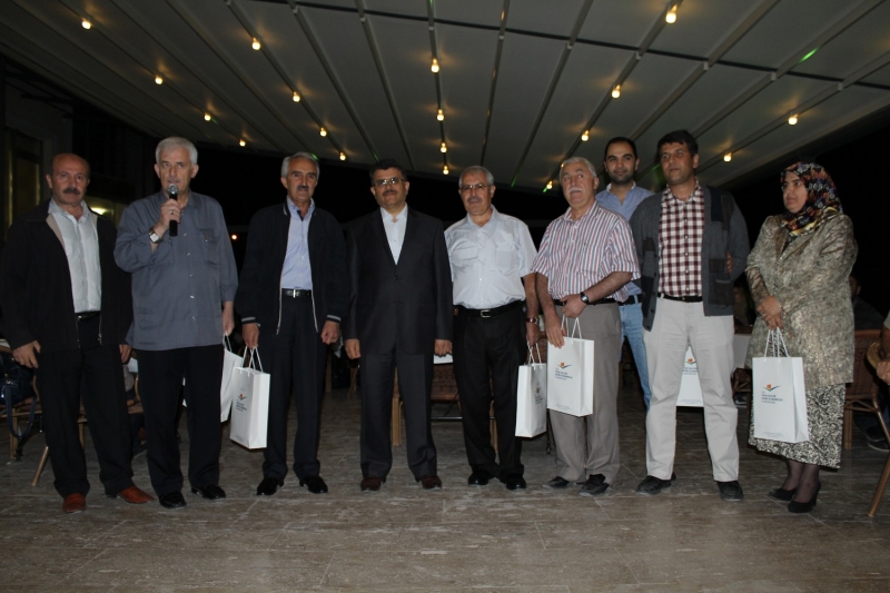 Emekli ve tayin olan personele veda yemeği düzenlendi