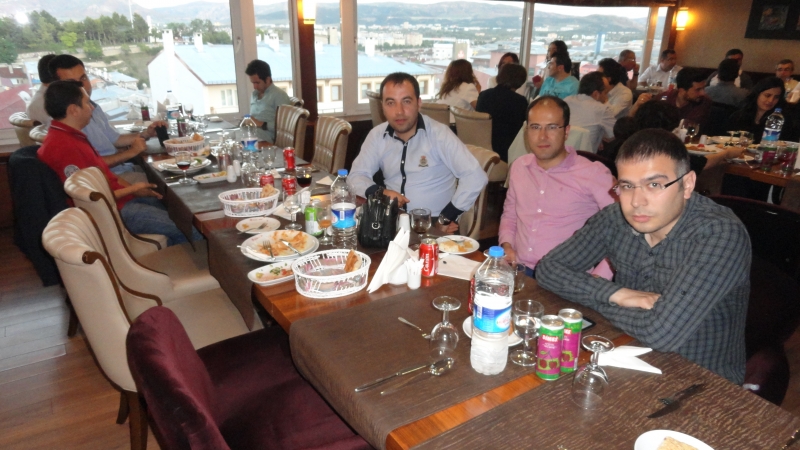 Müdürlüğümüz personellerinden Haluk TOKSAN ve Seval SAVDA için veda yemeği düzenlendi.