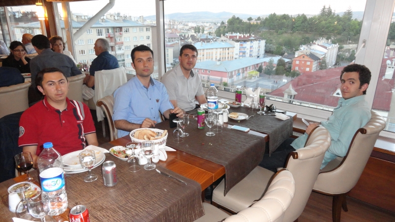 Müdürlüğümüz personellerinden Haluk TOKSAN ve Seval SAVDA için veda yemeği düzenlendi.