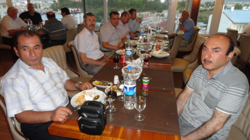 Müdürlüğümüz personellerinden Haluk TOKSAN ve Seval SAVDA için veda yemeği düzenlendi.