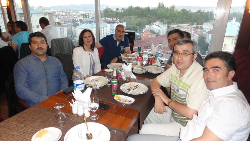 Müdürlüğümüz personellerinden Haluk TOKSAN ve Seval SAVDA için veda yemeği düzenlendi.