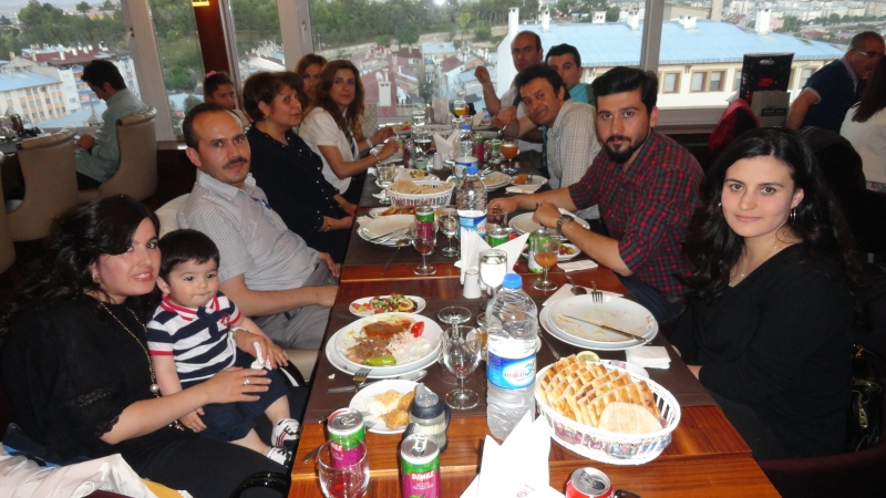 Müdürlüğümüz personellerinden Haluk TOKSAN ve Seval SAVDA için veda yemeği düzenlendi.