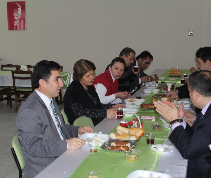 İNSAN KAYNAKLARI ŞUBE MÜDÜRLÜĞÜ PERSONELİ KAHVALTI ETKİNLİĞİ