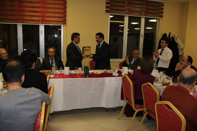 İL MÜDÜRÜMÜZ KEMAL ÖZDEMİR İÇİN DÜZENLENEN VEDA YEMEĞİ