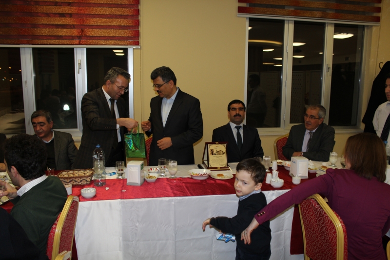 İL MÜDÜRÜMÜZ KEMAL ÖZDEMİR İÇİN DÜZENLENEN VEDA YEMEĞİ