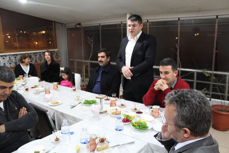 DEĞERLİ ÇALIŞMA ARKADAŞIMIZ LEVENT METİN' İN EMEKLİLİK YEMEĞİ