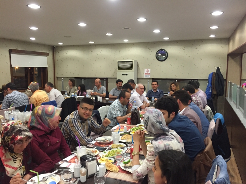 MÜDÜRLÜĞÜMÜZ PERSONELİ İFTAR YEMEĞİ PROGRAMINDA BİRARAYA GELDİ
