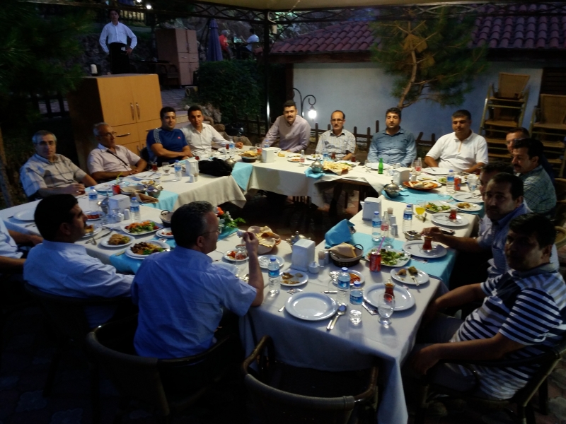 Sivas İl Özel İdare Genel Sekreterliği'ne Tayini Çıkan Feridun YAYA için Düzenlenen Veda Yemeği