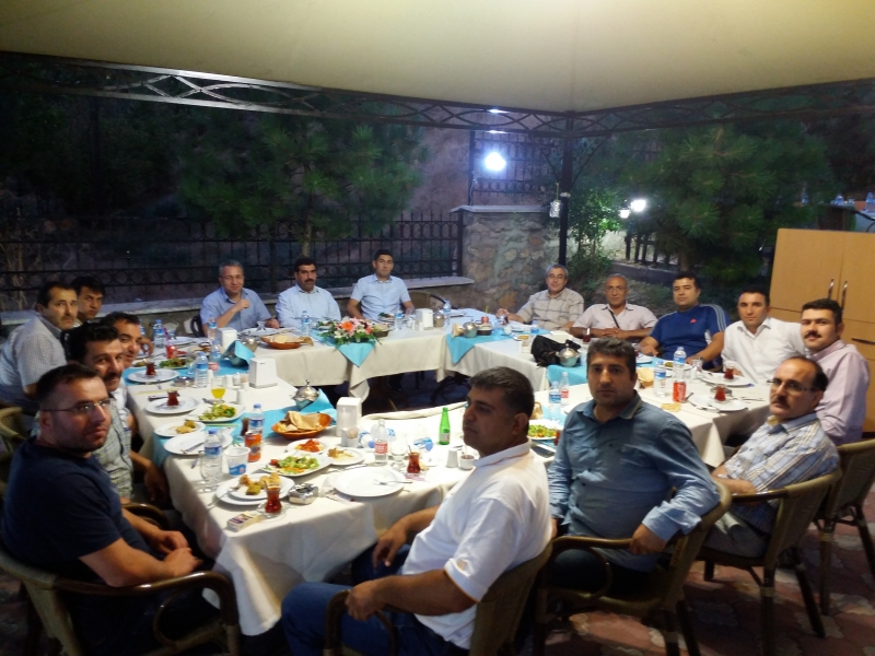 Sivas İl Özel İdare Genel Sekreterliği'ne Tayini Çıkan Feridun YAYA için Düzenlenen Veda Yemeği