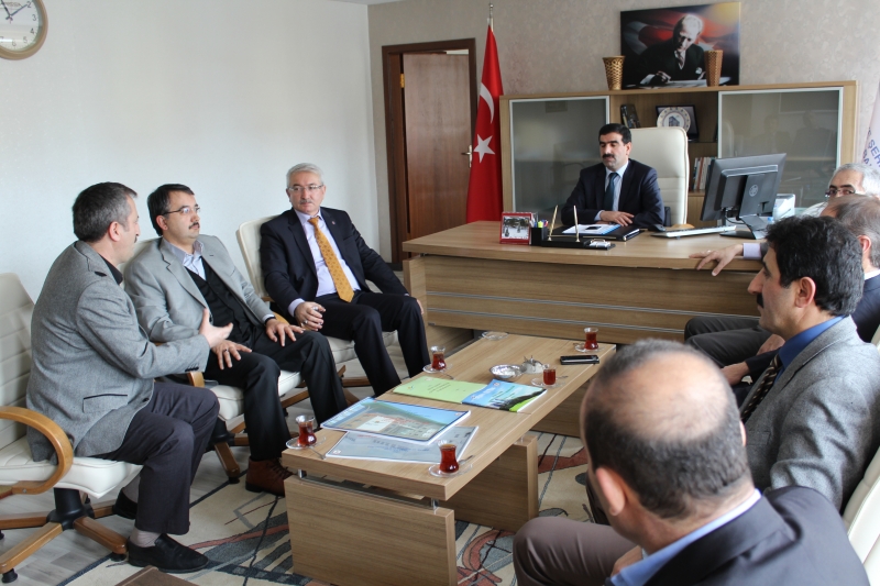 MEMUR-SEN SİVAS BAŞKANLARININ İL MÜDÜRÜMÜZ NAZIM YAKUT BEY' i MAKAM ZİYARETİ