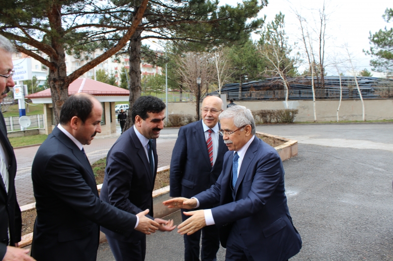 Çevre ve Şehircilik Bakanlığımız Müsteşarı Sayın Prof. Dr. Mustafa ÖZTÜRK Bey Müdürlüğümüzde Bilgilendirme Toplantısı Düzenlemiştir.