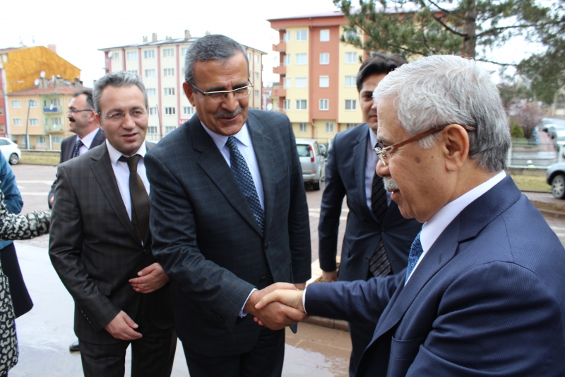 Çevre ve Şehircilik Bakanlığımız Müsteşarı Sayın Prof. Dr. Mustafa ÖZTÜRK Bey Müdürlüğümüzde Bilgilendirme Toplantısı Düzenlemiştir.