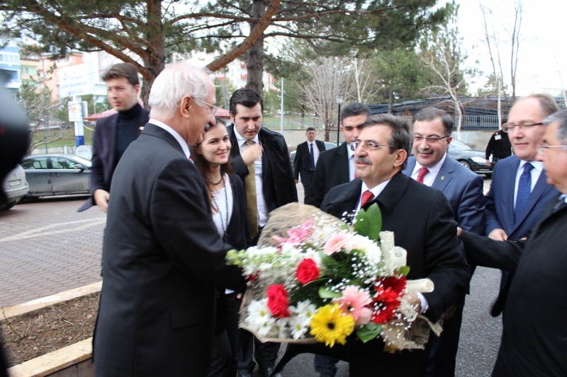 Çevre Şehircilik Bakanı Sayın İdris GÜLLÜCE ve Milli Savunma Bakanı Sayın İsmet YILMAZ, Müdürlüğümüz Hizmet Binasında Brifing Programı