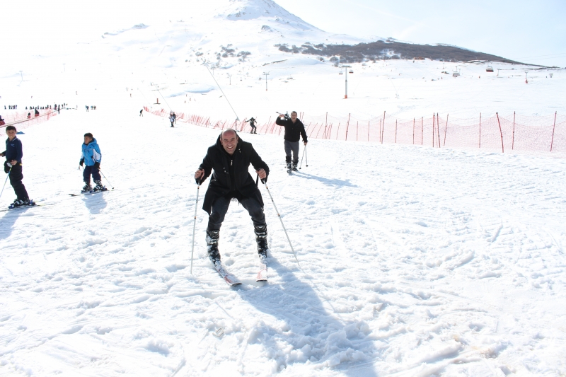 MÜDÜRLÜĞÜMÜZ PERSONELİ YILDIZ DAĞI KIŞ SPORLARI VE TURİZM MERKEZİNDE