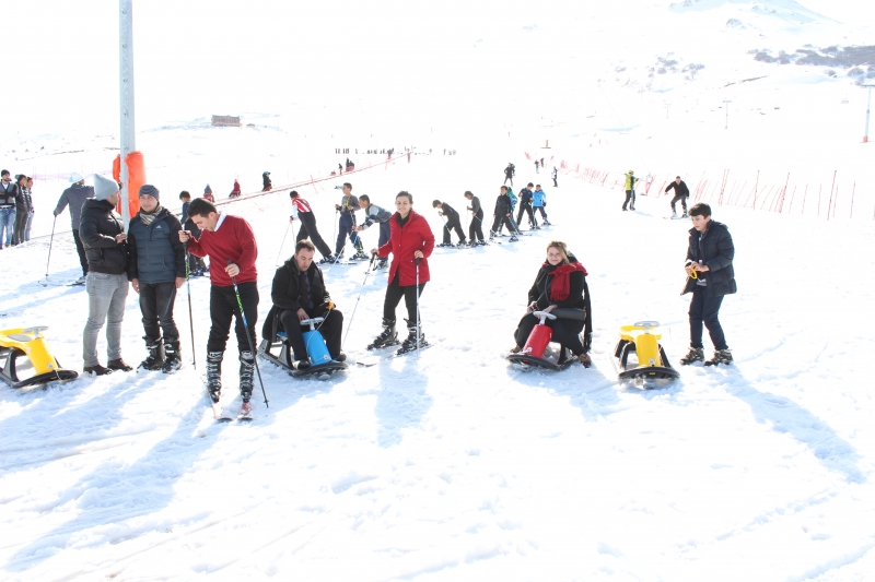 MÜDÜRLÜĞÜMÜZ PERSONELİ YILDIZ DAĞI KIŞ SPORLARI VE TURİZM MERKEZİNDE