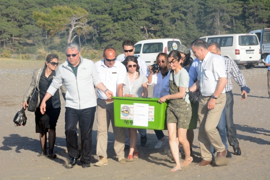 TEDAVİSİ TAMAMLANAN CARETTA CARETTA'LAR DENİZLE BULUŞTU