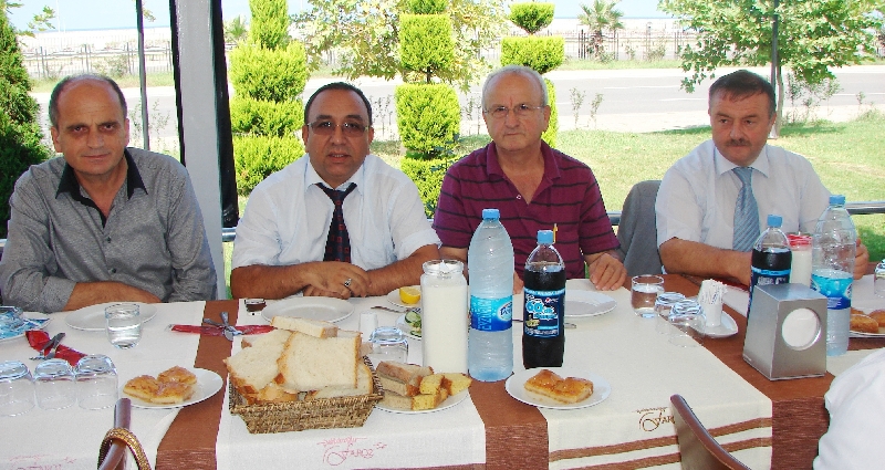 TRABZON ÇEVRE VE ŞEHİRCİLİK MÜDÜRLÜĞÜ'DEN DİĞER İLLERE ATAMASI YAPILAN ARKADAŞLARIMIZA VEDA YEMEĞİ YAPILDI