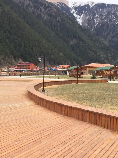 UZUNGÖL'DE PEYZAJ DÜZENLEMELERİ 