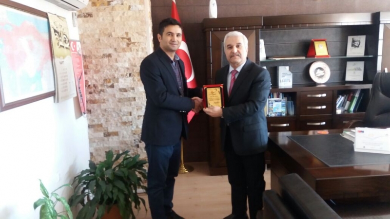 Tayini Çıkan Personelimize Plaket Takdimi