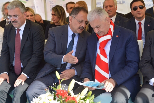 Başbakan Yıldırım ile Bakan Özhaseki İzmir Karabağlar'da Dönüşümün Temelini Attı