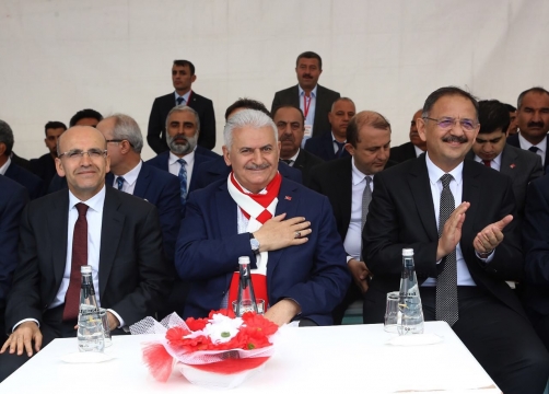 Bakan Özhaseki, Başbakan Yıldırım İle Şırnak'ta İlk Anahtarları Verdi