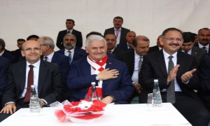 Bakan Özhaseki, Başbakan Yıldırım İle Şırnak'ta İlk Anahtarları Verdi
