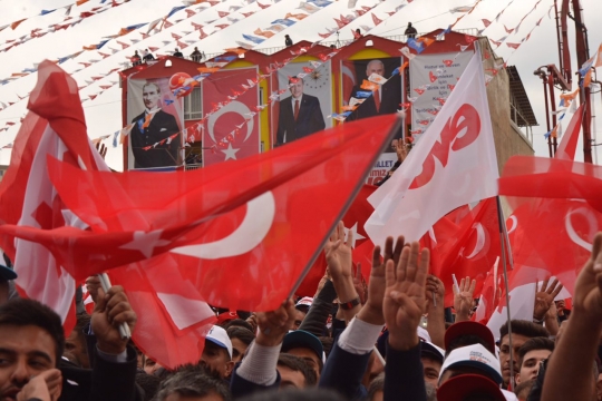 Bakan Özhaseki, Başbakan Yıldırım İle Şırnak'ta İlk Anahtarları Verdi